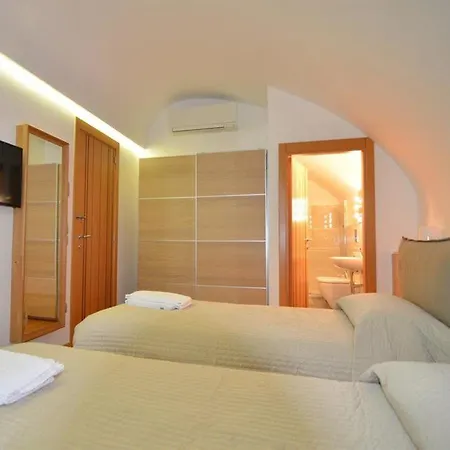 La Strada Parlata 4* ナポリ